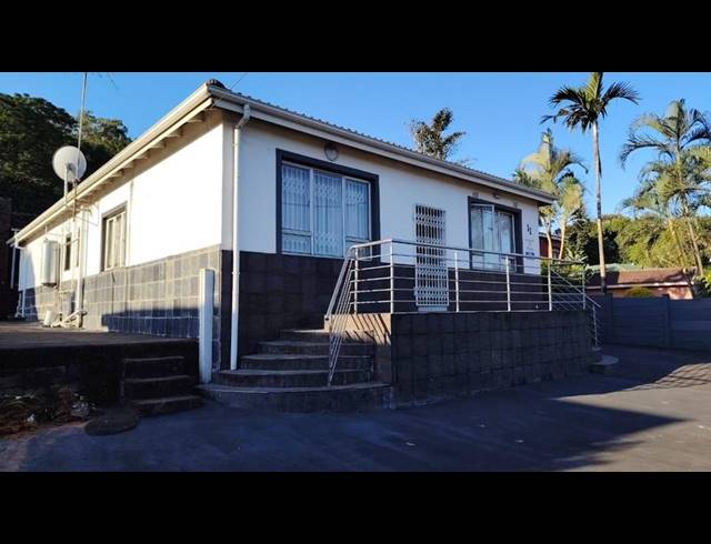 3 BEDROOM HOUSE FOR SALE IN SEA VIEW